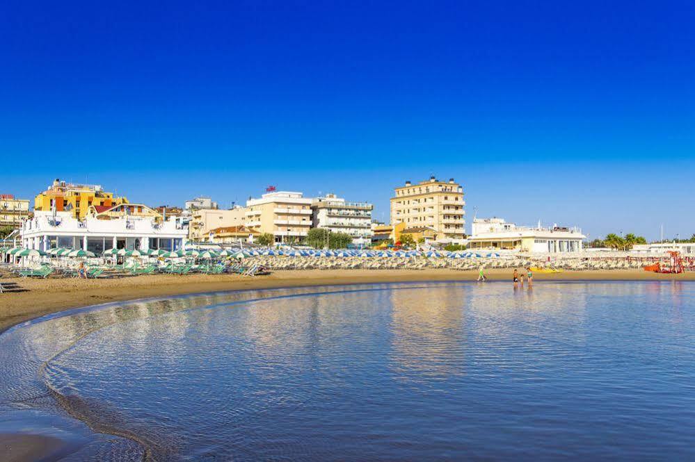 Hotel Touring Мизано-Адриатико Экстерьер фото